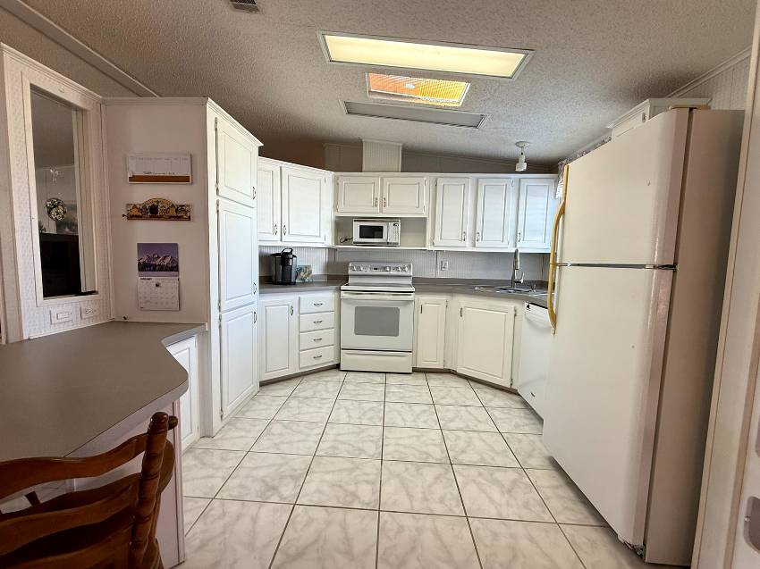 8204 Lemonwood Dr a Ellenton, FL Mobile or Manufactured Home for Sale